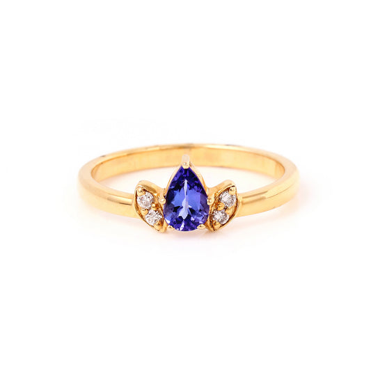 Tanzanite and diamond ring in 14K yellow gold